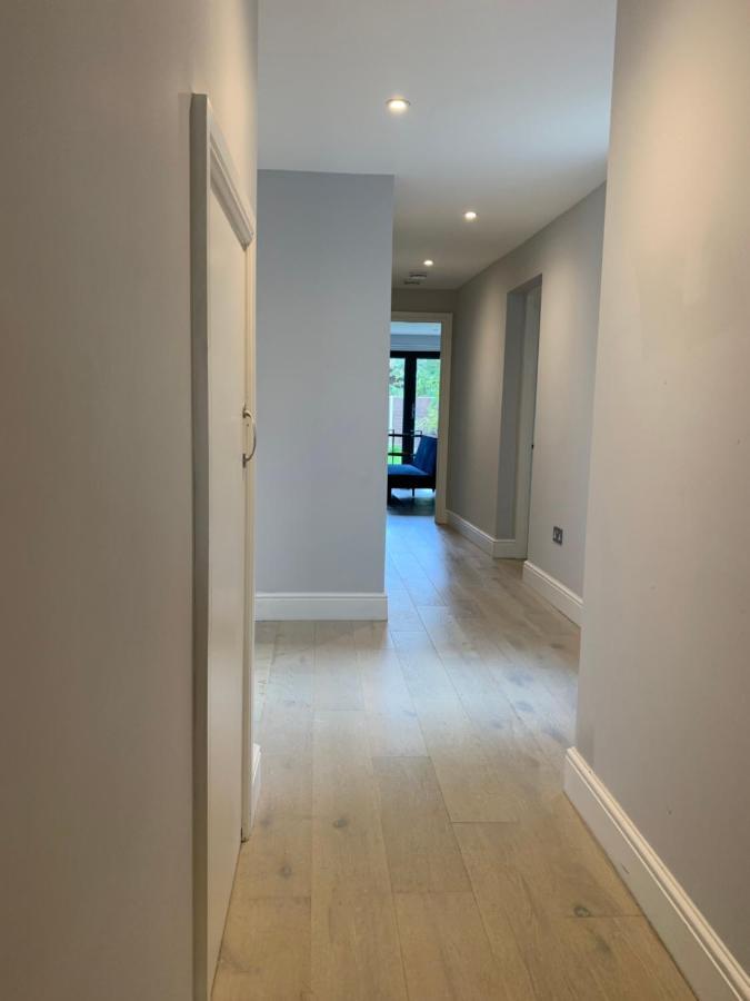 Wonderful 3 Bed Flat With Private Garden In Wimbledon - 1 The Queens Leilighet London Eksteriør bilde